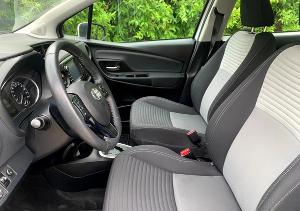 Toyota Yaris cena 56500 przebieg: 50500, rok produkcji 2018 z Pruszków małe 154
